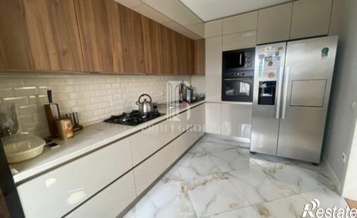 4-комн квартира улица Ирчи Казака, 3,  д. 3