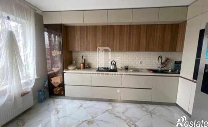 4-комн квартира улица Ирчи Казака, 3,  д. 3