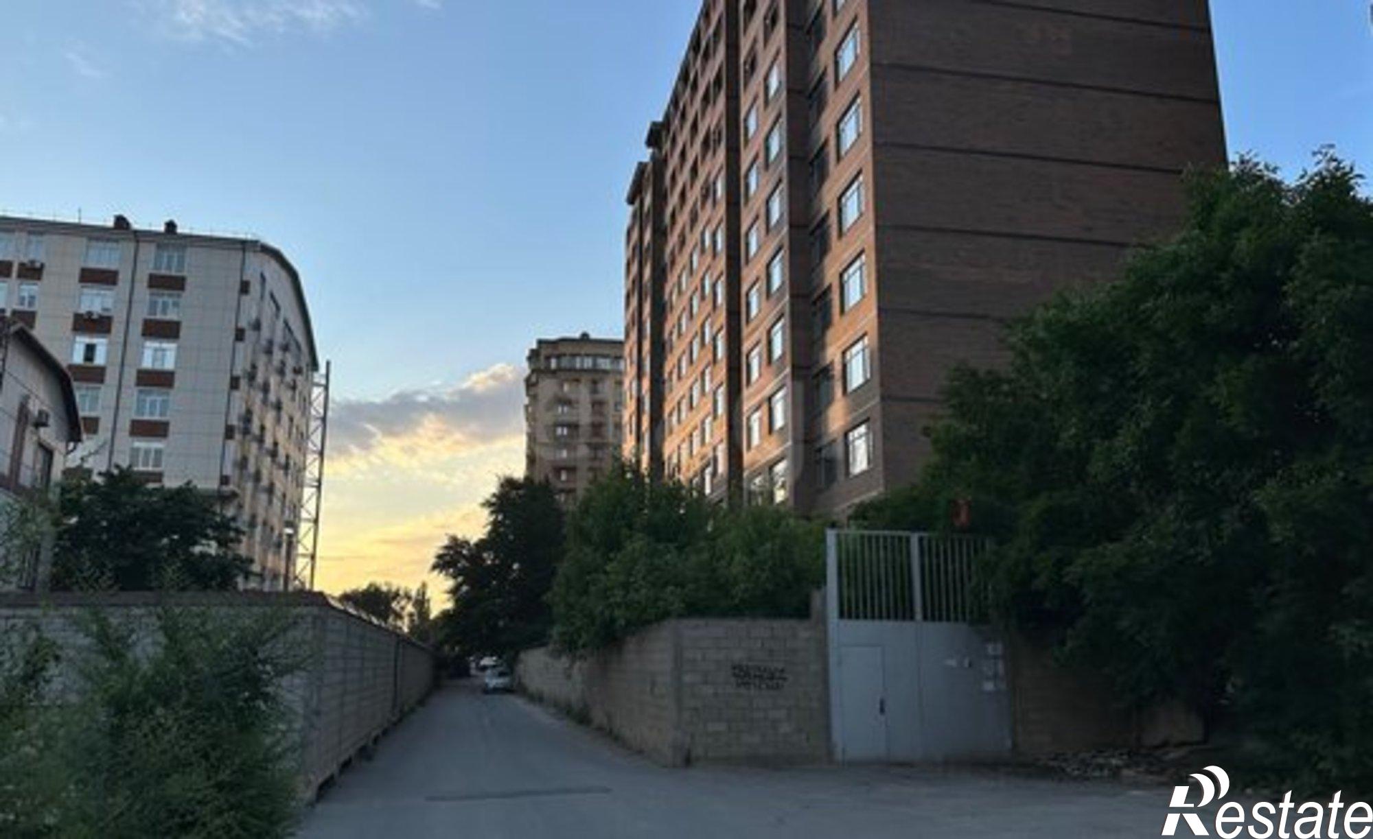 Купить квартиру за 10 050 000 рублей на ул Генерала Омарова, 18