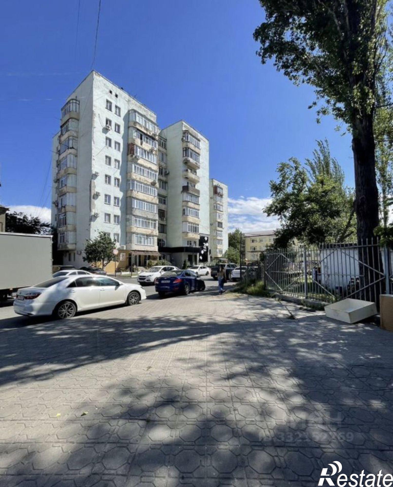 Купить квартиру за 15 000 000 рублей на ул Астемирова, 3