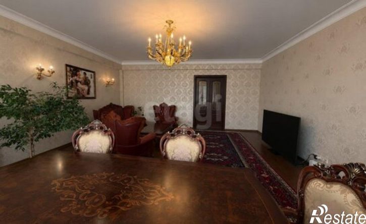 4-комн квартира пр-кт Гамидова, 6а,  д. 6а