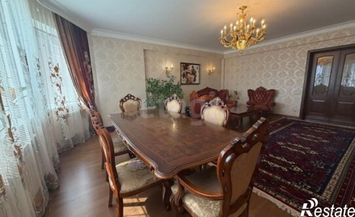 4-комн квартира пр-кт Гамидова, 6а,  д. 6а