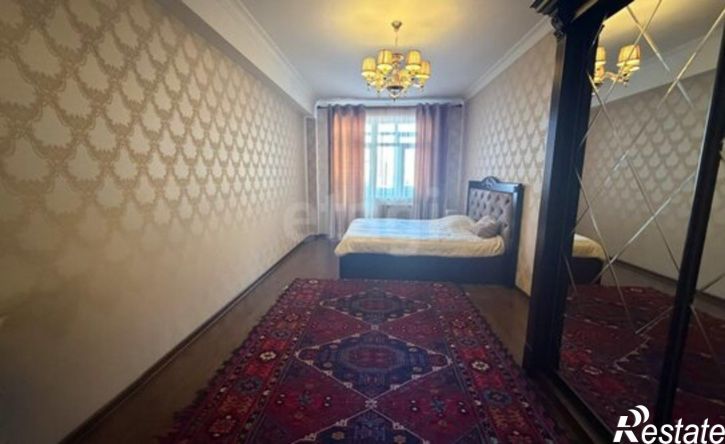 4-комн квартира пр-кт Гамидова, 6а,  д. 6а