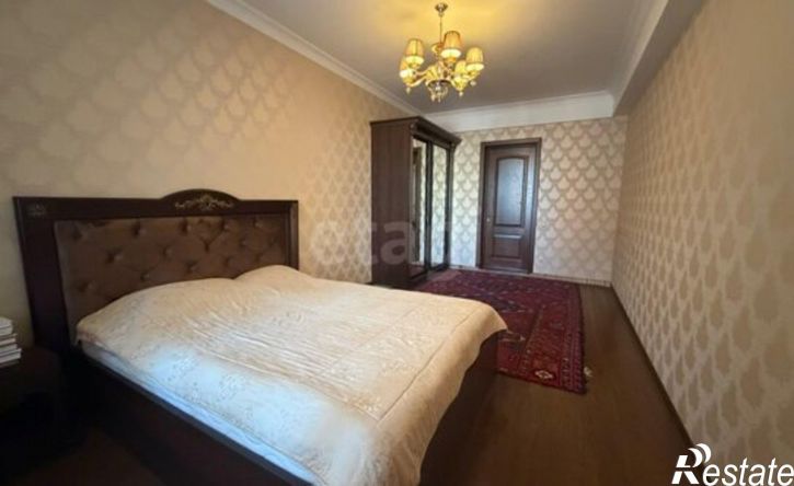 4-комн квартира пр-кт Гамидова, 6а,  д. 6а