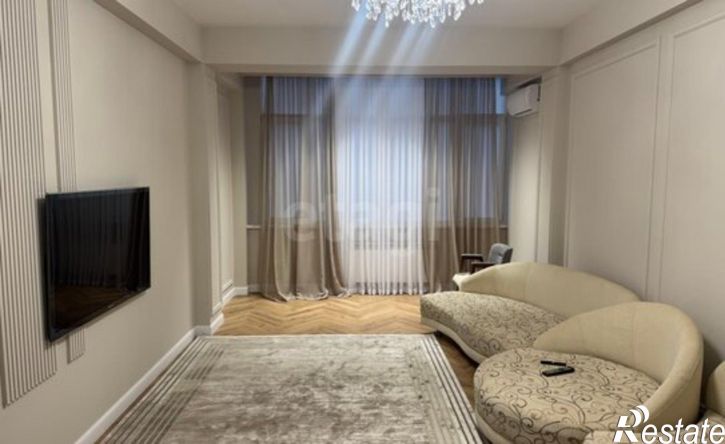 2-комн квартира пр-кт Гамидова, 18д,  д. 18д