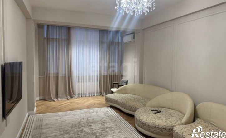 2-комн квартира пр-кт Гамидова, 18д,  д. 18д