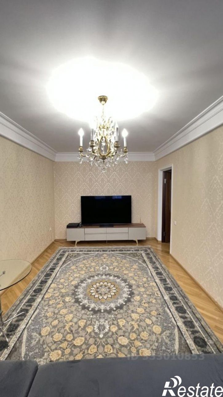 3-комн квартира пр-кт Гамидова, 4,  д. 4