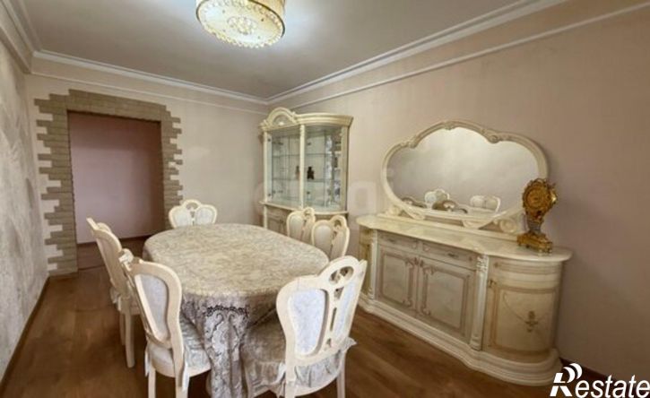 4-комн квартира улица Гайдара Гаджиева, 11Д,  д. 11Д