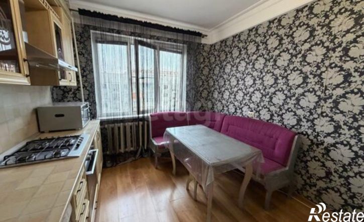 4-комн квартира улица Гайдара Гаджиева, 11Д,  д. 11Д
