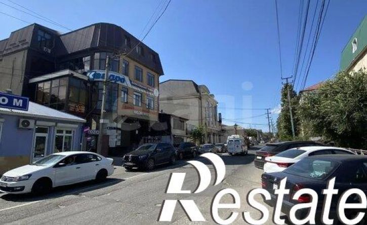 3-комн квартира улица Абдулхакима Исмаилова, 60,  д. 60