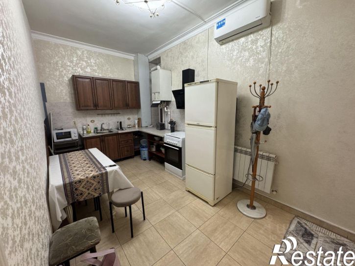 3-комн квартира улица Абубакарова, 106А,  д. 106А