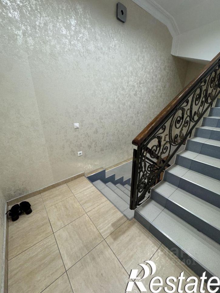 3-комн квартира улица Абубакарова, 106А,  д. 106А