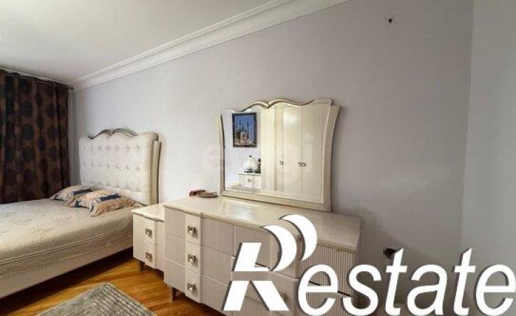 4-комн квартира улица Азиза Алиева, 5,  д. 5