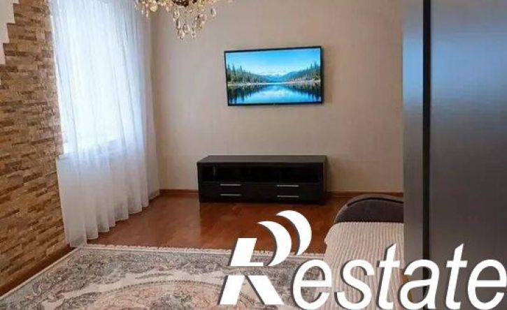 2-комн квартира улица Ю.Акаева, 1Б,  д. 1Б
