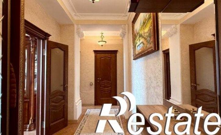 2-комн квартира улица Гайдара Гаджиева, 22Б,  д. 22Б