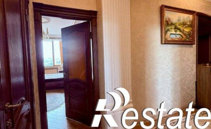 2-комн квартира улица Гайдара Гаджиева, 22Б,  д. 22Б
