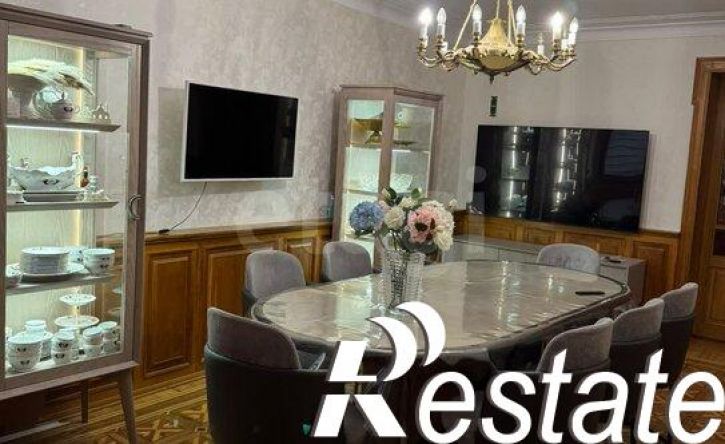6-комн квартира улица Ломоносова, 9А,  д. 9А