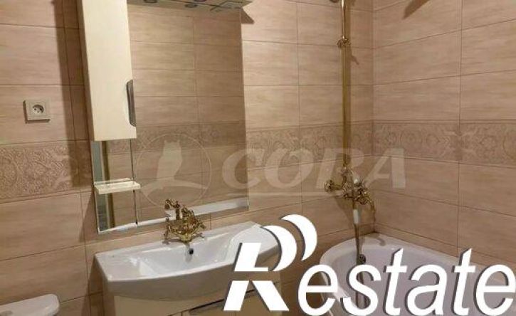 2-комн квартира улица Эльзы Ибрагимовой, 27Е,  д. 27Е